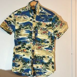 Jcrew Crew Factory SS shirt size small. Printed pattern.